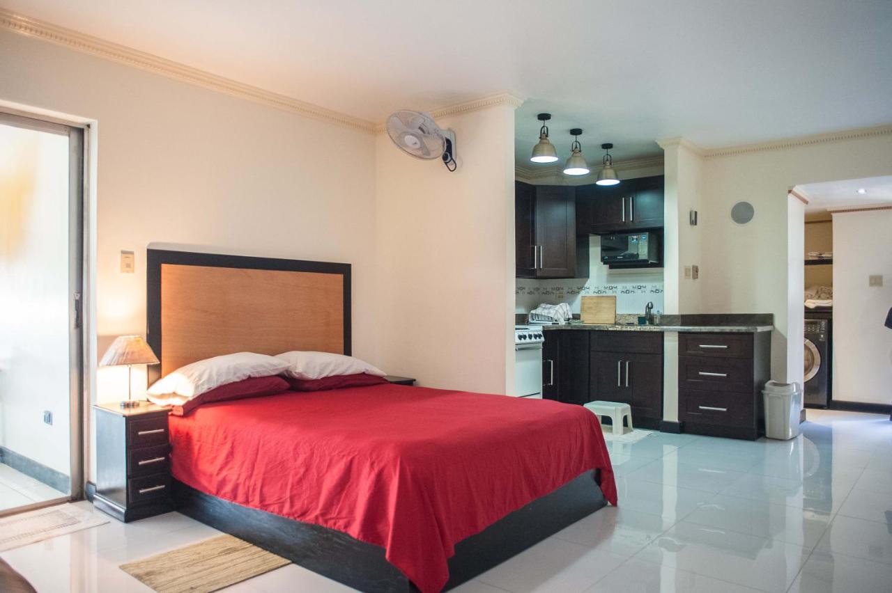 Beach Condos -Montego Bay Club Beach Resort Exterior photo